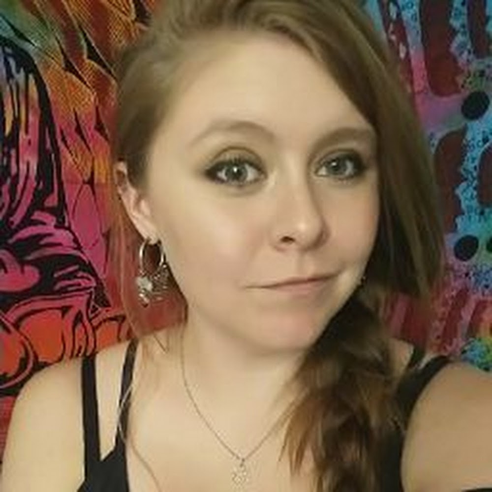 Meet your Posher, Kaylie